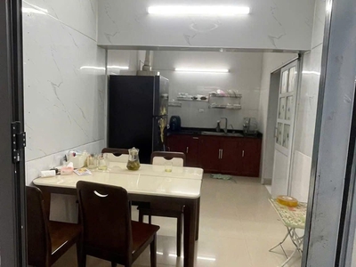 Cho thuê nhà tập thể tầng 1 Kim Liên phường Đống Đa DT 95m, 2N giá 9 triệu 1