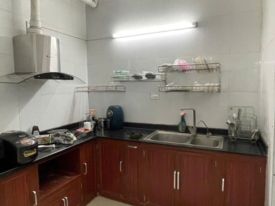 Cho thuê nhà tập thể tầng 1 Kim Liên phường Đống Đa DT 95m, 2N giá 9 triệu 2