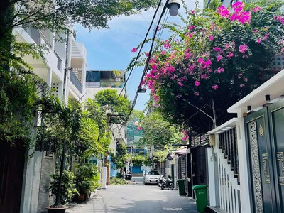 Ngộp hxh ngủ trong nhà,tân hóa - quận 11 - 60m  - 3 tầng btct 0