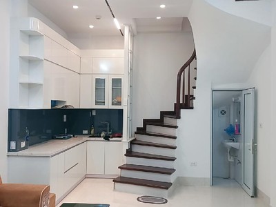 Bán nhà 5 tầng 37m2 nguyễn khang, ngõ ô tô 7 chỗ thông. 7,8 tỷ 1