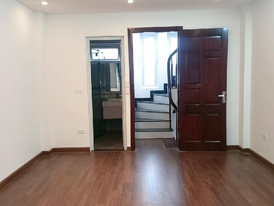 Bán nhà 5 tầng 37m2 nguyễn khang, ngõ ô tô 7 chỗ thông. 7,8 tỷ 3