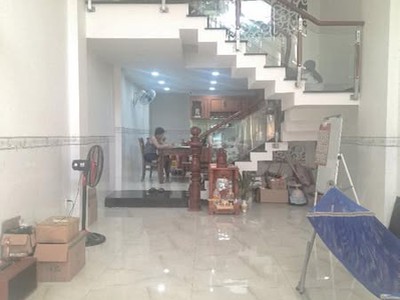 Khu an ninh   dân trí cao- hà huy giáp - quận 12- xe hơi ngủ trong nhà -  4m 15m 0