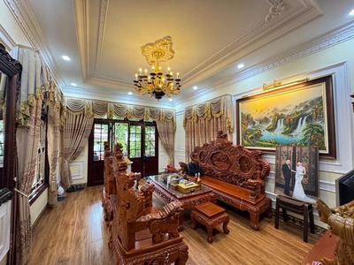Biệt thự sân vườn quận long biên, 324m x 3 tầng, mặt tiền 10m, sân vườn gara 4 ôtô, full thổ cư 2
