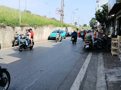 Hiếm -  nhà ngọc thuỵ - long biên - 38m - 4 tầng - giá  7 tỷ dân xây chắc chắn - ô tô đỗ cửa - ngõ 3