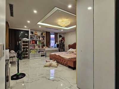 Nhà đẹp lung linh -ngọc thụy - long biên .diện tích: 44m2   vị trí: ngõ ô tô tránh, giao thông 3