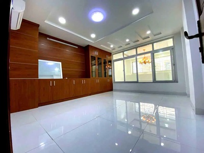 Bán nhà mặt tiền 5 tầng hxh phan văn trị 72m2 hàng xóm cityland p.10 kd đa ngành 10.3 tỷ. 2