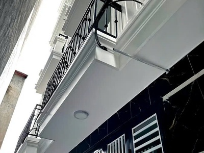 Nhà mới ở luôn phố thạch bàn- long biên, 32m2,5 tầng, mt 3.5m, 4.7 tỷ. 0