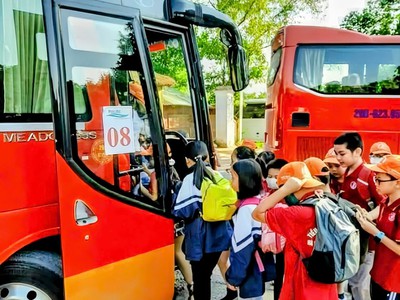 Xe du lịch, Xe đưa đón CBCNV và Học sinh Pacific 1