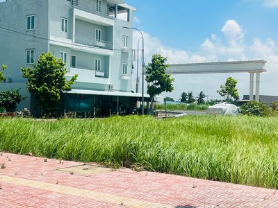 Bán lô đất mặt tiền đường nhựa 12m để chuẩn bị ra nước ngoài 0