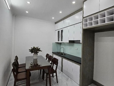 Nhà đẹp ở ngay phố trạm long biên diện tích 45m thang máy chờ giá hơn 6 tỷ 2