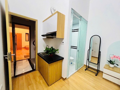 Căn hộ dv 9 phòng cầu giấy full đồ khép kín  - dt 60tr/th - ngõ rộng 3 gác tránh. dt 40m2 giá 9 tỷ 1