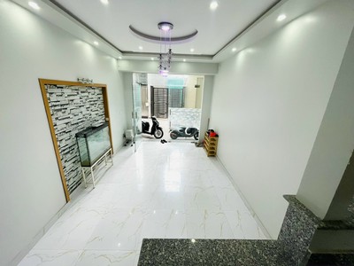 Cho thuê nhà phố Văn Cao, DT: 55m2, 4 phòng ngủ. 0