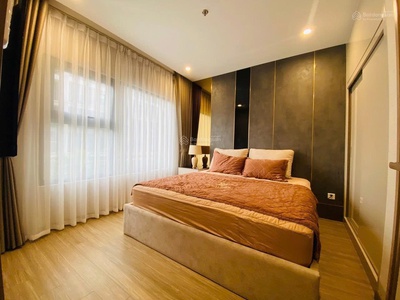 Căn góc 3 ngủ 2wc tặng full nội thất cao cấp với view bể bơi nội khu cực đỉnh tại vhop 2