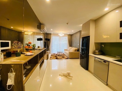 Căn góc 3 ngủ 2wc tặng full nội thất cao cấp với view bể bơi nội khu cực đỉnh tại vhop 3