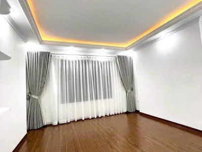 Nhà đẹp phố cầu giấy - 40m2 x 5t - mt 4.2m - 7.65 tỷ - nhà đẹp - ngõ thoáng - ô tô đỗ 24/7 3