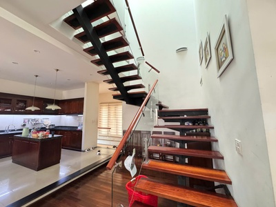 Bán căn biệt thự ngay cạnh siêu thị HC, Vĩnh Yên, Vĩnh Phúc. Giá chỉ 11 tỷ 3