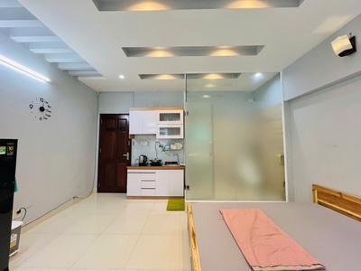 Studio ban công thoáng khu dân cư ven sông Quận 7 1