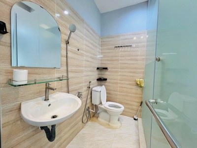 Studio ban công thoáng khu dân cư ven sông Quận 7 4