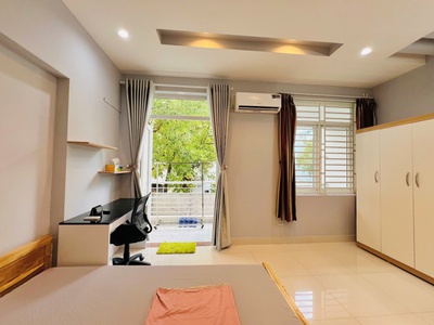 Studio ban công thoáng khu dân cư ven sông Quận 7 10
