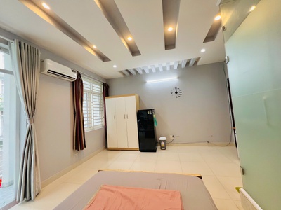 Studio ban công thoáng khu dân cư ven sông Quận 7 11
