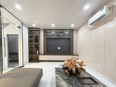 Hẻm ô tô   gần ubnd quận, gò vấp   ngang 4.6m - 55m  - 5pn 6wc   giá chỉ 10.5 tỷ tl 0