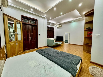 Hiếm  bán nhà hàng cót, 61m2 x 4 tầng, mặt tiền 3.6m, 24.8 tỷ, gần mặt phố, kinh doanh đỉnh 2