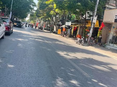 Bán nhà phân lô 5 tầng đẹp đón tết ở trung tâm hà đông, thang máy, ngõ thông, mặt tiền 4.8m, dt 42m2 0