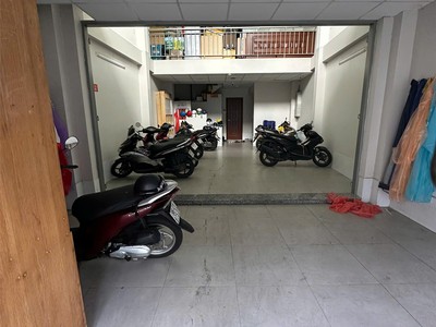 Bán tòa nhà chdv hxh lê quang định,  6 tầng hđt 60tr/ tháng 3