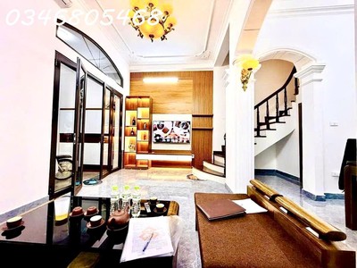 Loanh quanh hơn 9 tỏi  có ngay 1 căn nhà mới 50m,4t,5m mt tại láng hạ, đống đa, full nội thất xịn 0