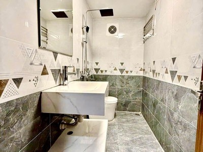 Loanh quanh hơn 9 tỏi  có ngay 1 căn nhà mới 50m,4t,5m mt tại láng hạ, đống đa, full nội thất xịn 3