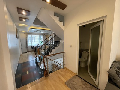 Cho thuê nhà khu phân lô Văn Cao, DT: 60m2, 4 phòng ngủ. 2