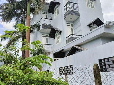 Nhà đẹp, 3 lầu tân hiệp, hóc môn, dt 6 16m, gần nhà máy nước, dương công khi. chỉ 3.98 tỷ 0