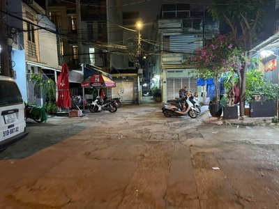 Nhà cũ tiện xây mới 41m2 trung tâm quận 10 , đằng sau siêu thị sài gòn . hẻm trước 6m mở rộng 4