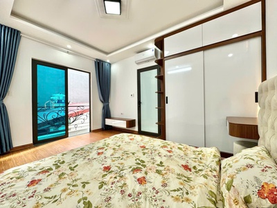 Hiếm nhà đẹp long lanh 5 tâng-ngõ thông ô tô đỗ cửa -trung tâm ngọc thụy 6,7 tỷ long biên 1