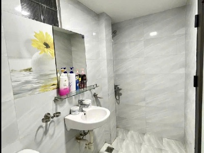 Hiếm nhà đẹp long lanh 5 tâng-ngõ thông ô tô đỗ cửa -trung tâm ngọc thụy 6,7 tỷ long biên 2
