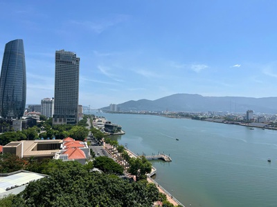 Cho thuê căn góc hilton 5 phòng ngủ view sông hàn - giá 35 triệu / tháng. 4