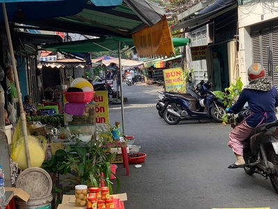 Chính chủ cần bán nhà chung cư mặt đất, mặt tiền hẻm xe hơi, vị trí đắc địa tại bình thạnh 2