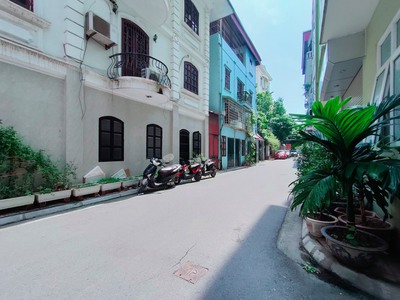 Hiếm, Đất Phố Nguyễn Văn Cừ, Gia Thụy, Long Biên, 60m2, MT4.5m, Ô Tô, Phân Lô, 9 Tỷ Hơn 1