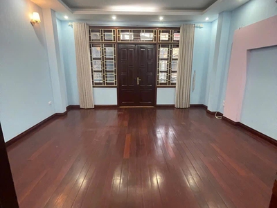 Cho thuê nhà đường Cầu Giấy phường Quan Hoa 35m - 5T giá 12tr, nhà đẹp, cách phố 70m 1