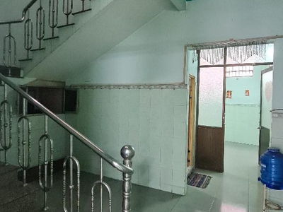 Bán nhà hxh thông, ngang to 5.1 m bình tiên, phường 8, quận 6. dt 100m2 x 6 tầng  5.1 x 20 . giá 3