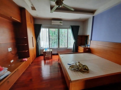 Bán nhà mp hoàng hoa thám dt 54m  4 tâng mt 3.6m giá  17.9 tỷ ba đình 4