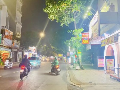 Ngay tân hương - khu vực sầm uất - mtkd lô góc - 2 tầng - 80m2  9 tỷ nhỉnh xíu 4