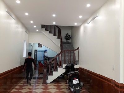 Cần bán căn nhà 2 tầng lô góc đường lý thái tổ thành phố thái bình. diện tích 70m2 đường rộng ô tô 3