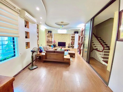 Tây hồ - ô tô - gần hồ - 65m   5 tầng - mặt tiền đẹp - chỉ 12.x tỷ 0