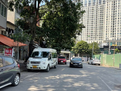 Bán nhà mới phân lô mỗ lao, hà đông, không lỗi phong thủy, chỉ xách vali về ở luôn. dt 35m2, 5 tầng 0
