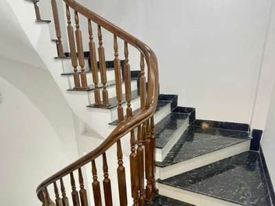 Bán nhà mới phân lô mỗ lao, hà đông, không lỗi phong thủy, chỉ xách vali về ở luôn. dt 35m2, 5 tầng 2