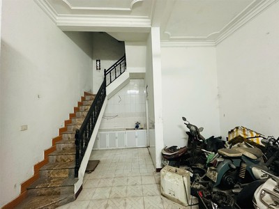 Bán nhà phố tây sơn - đống đa - chỉ hơn 4 tỷ 5 - ba bước ra mặt phố - diện tích gần 40m, 4 tầng 3
