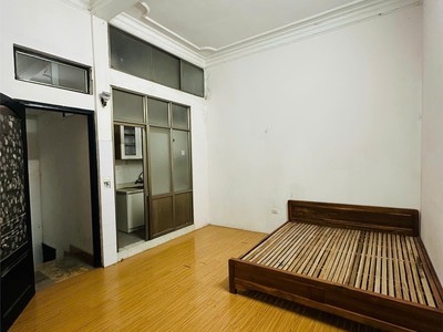Bán nhà phố tây sơn - đống đa - chỉ hơn 4 tỷ 5 - ba bước ra mặt phố - diện tích gần 40m, 4 tầng 1