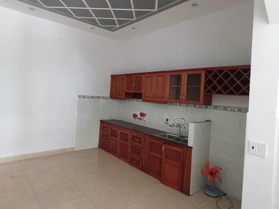 Giá tốt quá, ở ngay, hxh 5m, 4 tầng kiêng cố, dt 53m2   4 x 13   giá chỉ 4ty nhỉnh. 3