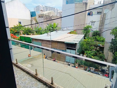 Giá tốt quá, ở ngay, hxh 5m, 4 tầng kiêng cố, dt 53m2   4 x 13   giá chỉ 4ty nhỉnh. 2